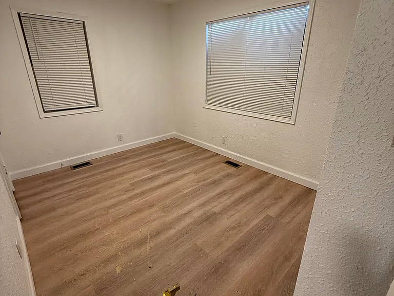 1502 E Arnold St — Photo 9
