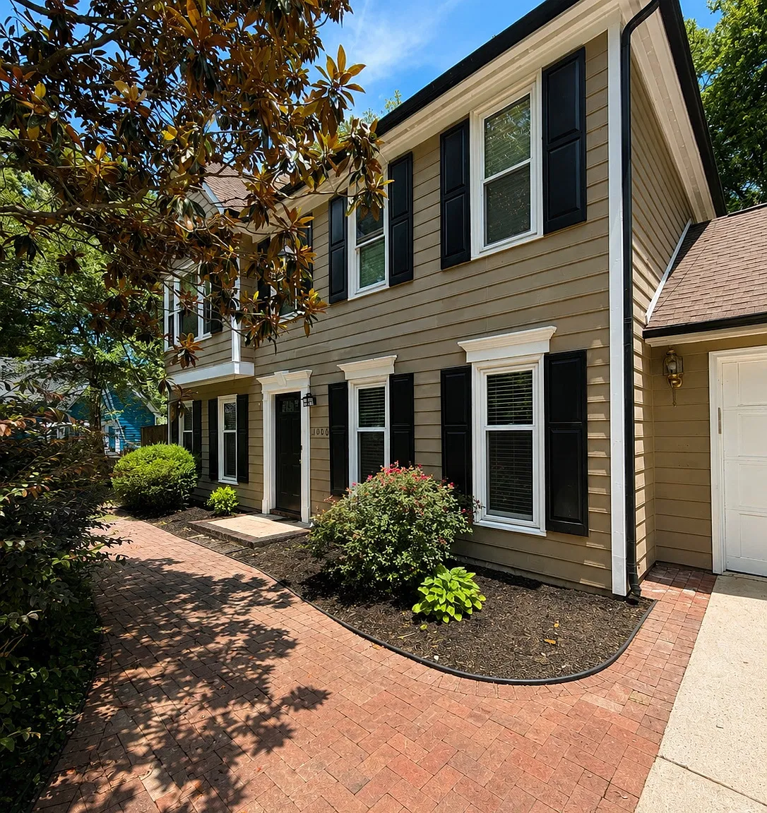 3 bed, 2.5 bath, 1700 sqft, $2,100 — Photo 2