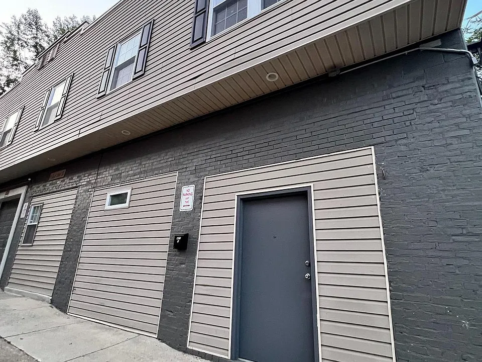 9 E 26th St #3