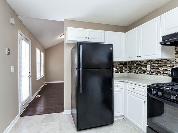 5th image of 7509 Stonehenge Way