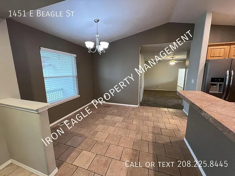 1451 E Beagle St — Photo 5