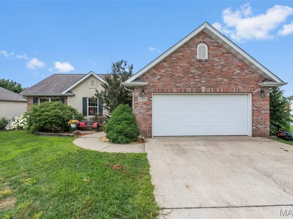 2513 Ridgeway Dr, Jackson, MO 63755