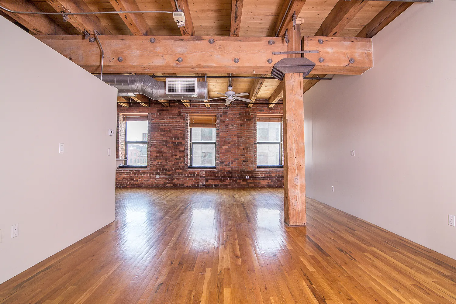 1 bed, 1077 sqft, $2,750 — Photo 2