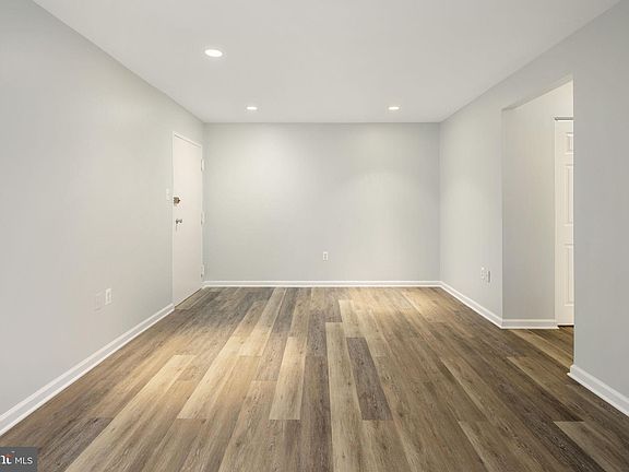 5th image of 3354 Woodburn Rd APT 14