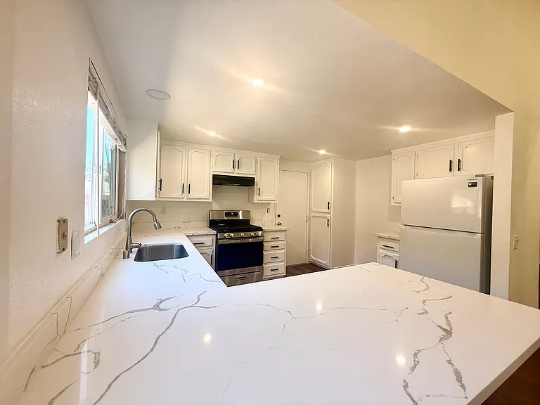 7325 Hagen Ct — Photo 5
