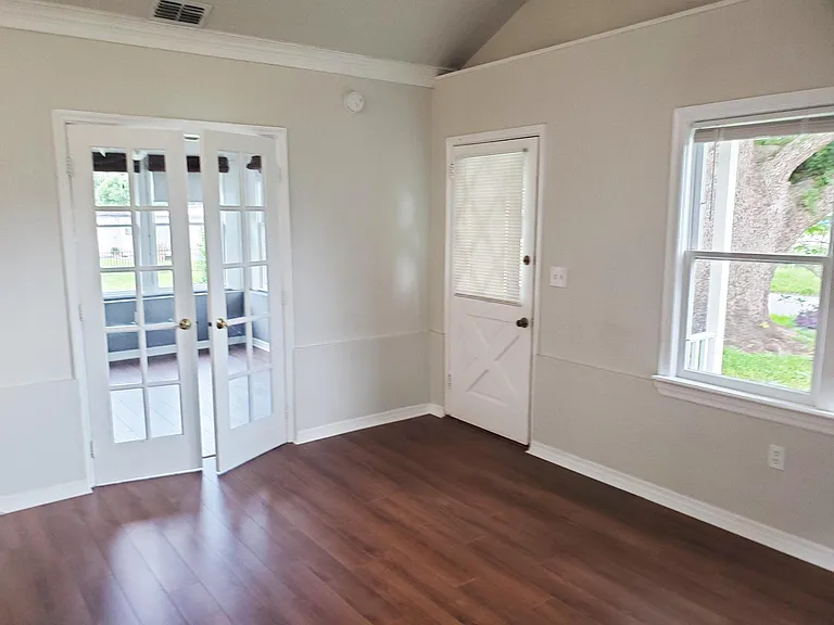 1801 Karolina Ave — Photo 5