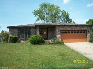 15413 Longvale Ave, Maple Heights, OH 44137