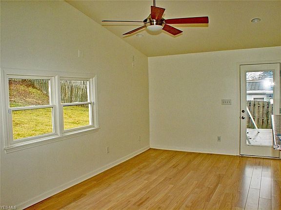 5th image of 1012 Barone Dr