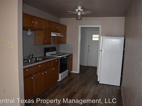 4th image of 206 W Avenue F #A