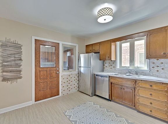 5th image of 6807 S Keeler Ave