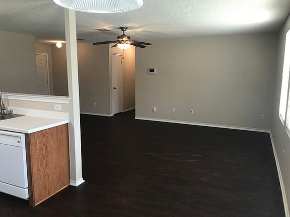 5th image of 1401 Cherokee Rose Ln