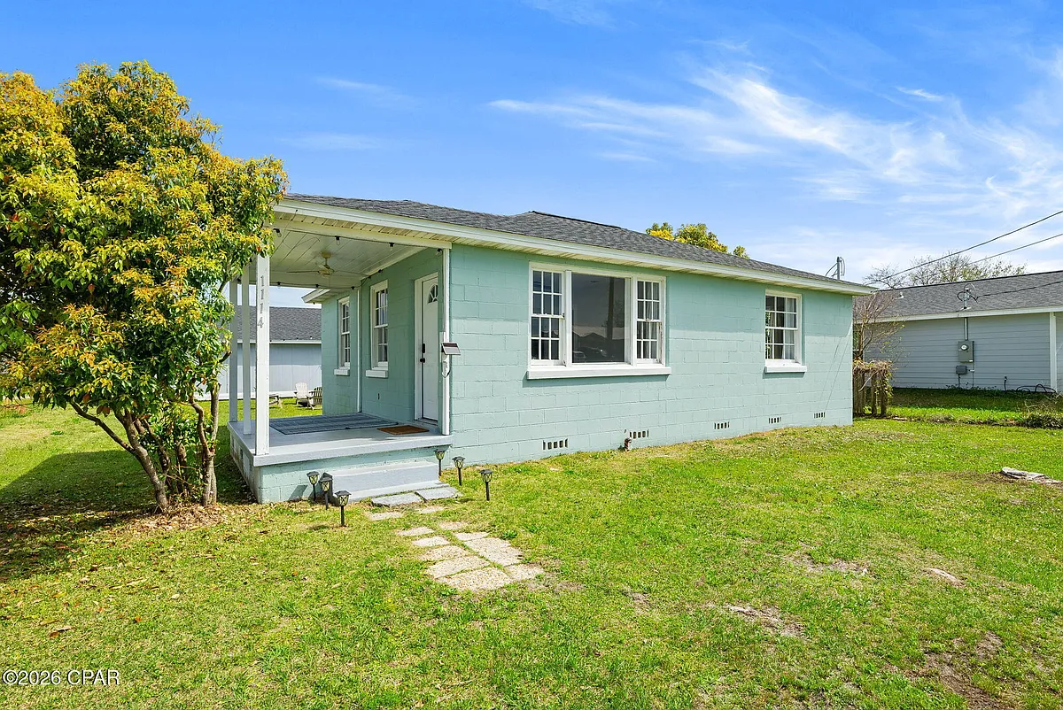 Building Photo - 1114 McKenzie Ave #A