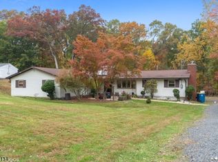 12 Wimpole Way, Green Brook, NJ 08812