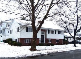 40 Buttonwood Ln, Peabody, MA 01960