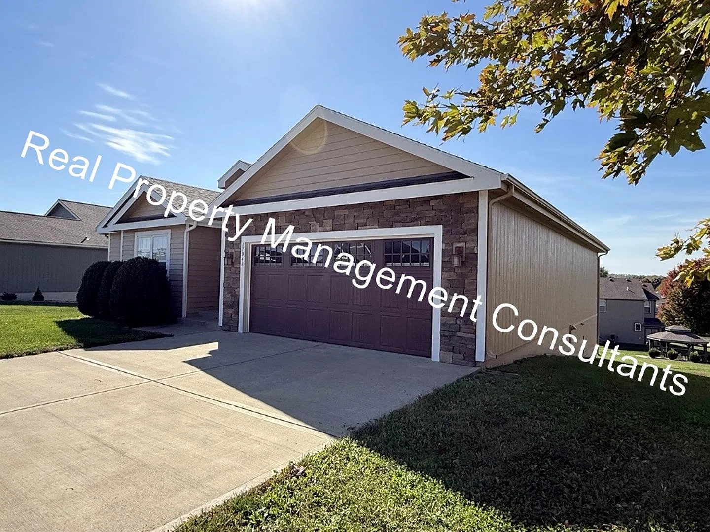 Beautiful 3-Bedroom Ranch Home in Weston, MO! — Photo 3