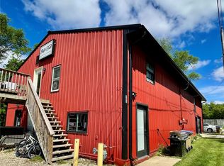 505 4th St, Delhi, IA 52223