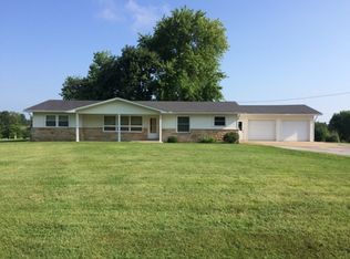 2601 Old Creal Springs Rd, Marion, IL 62959