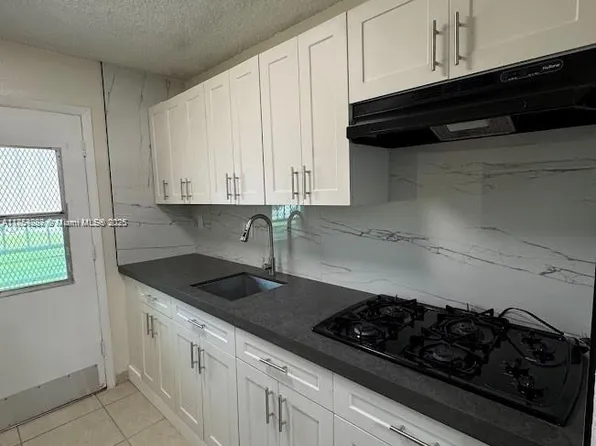 70 NE 202nd Ter APT T7, Miami Gardens, FL 33179