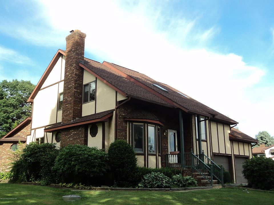 2nd image of 27 Fieldstone Dr