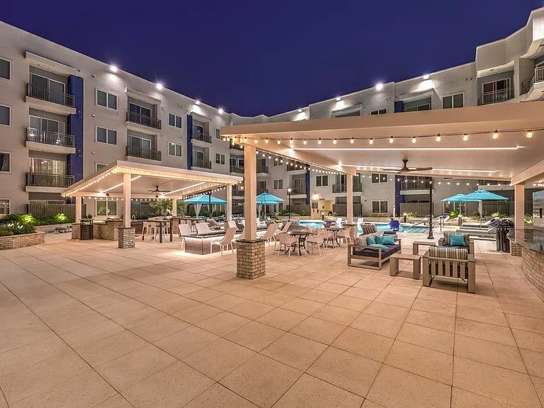Lura Vegas Apartments — Photo 82