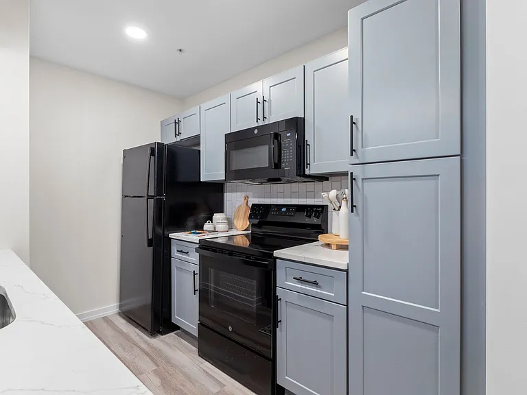 Altamont Apartments Limited-Time Special! First Month FREE with Approved Application! — Photo 27