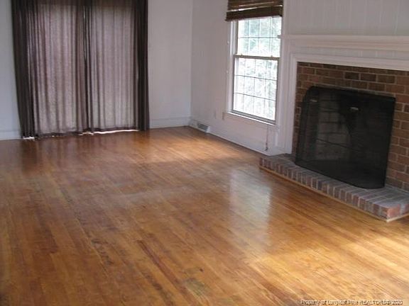 5th image of 113 S College St