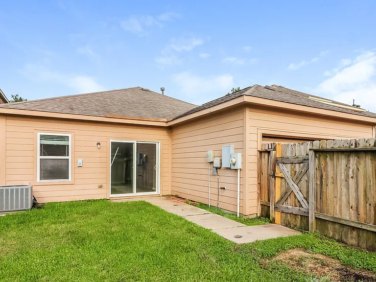 8119 Almera Falls Dr — Photo 16