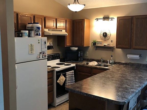 5th image of 803 Parkside Dr