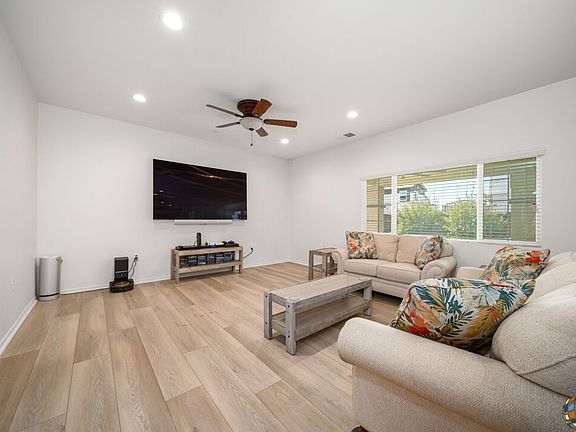 4th image of 623 Linda Vista St