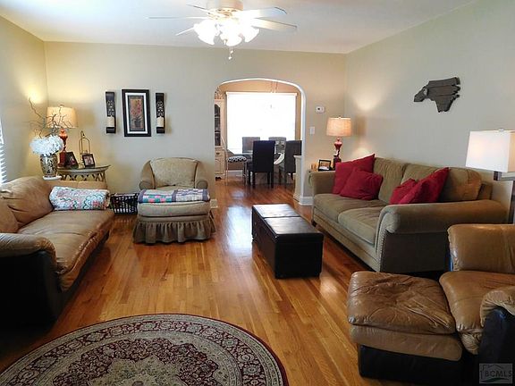 3rd image of 304 White St NE