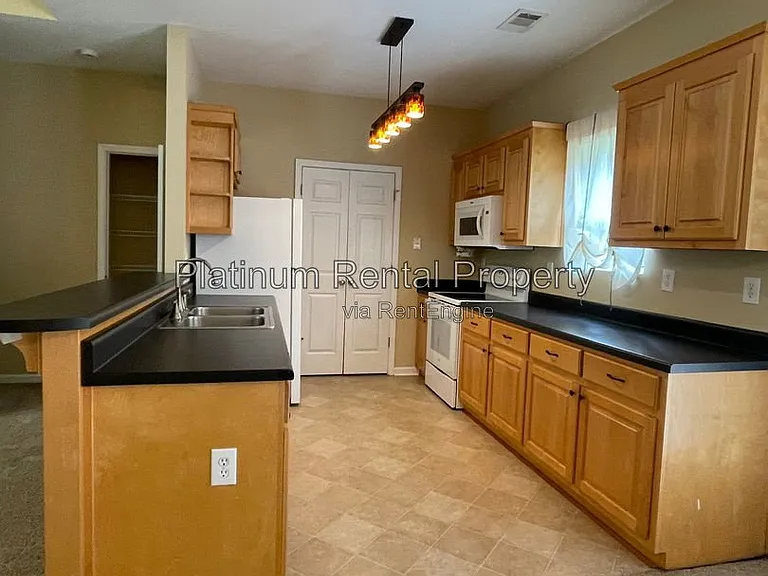 144 Pointe Cir — Photo 21