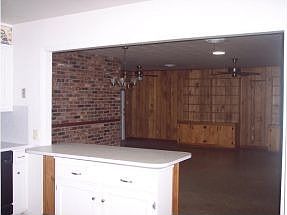 5th image of 513 Bridal Wreath Ave