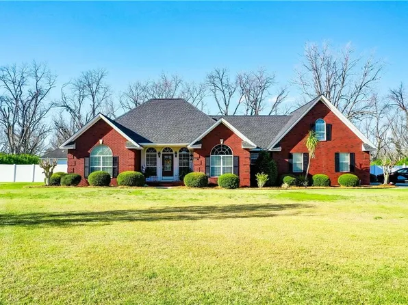 3952 Golfview Dr, Blackshear, GA 31516