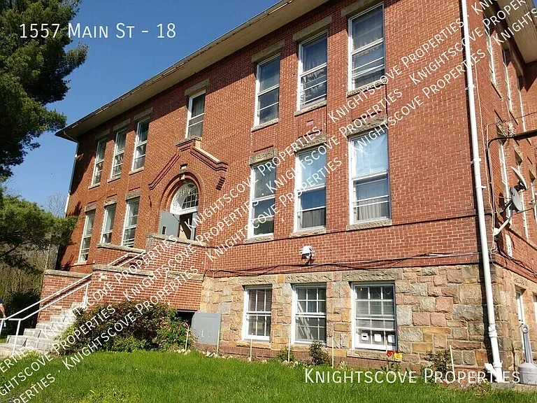 1557 Main St #18 — Photo 16