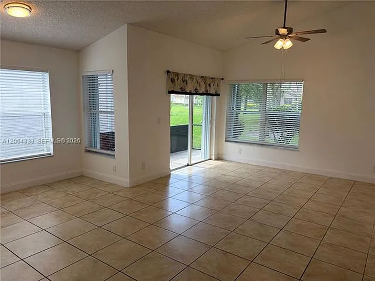 9020 Lake Park Cir N #9020 — Photo 11