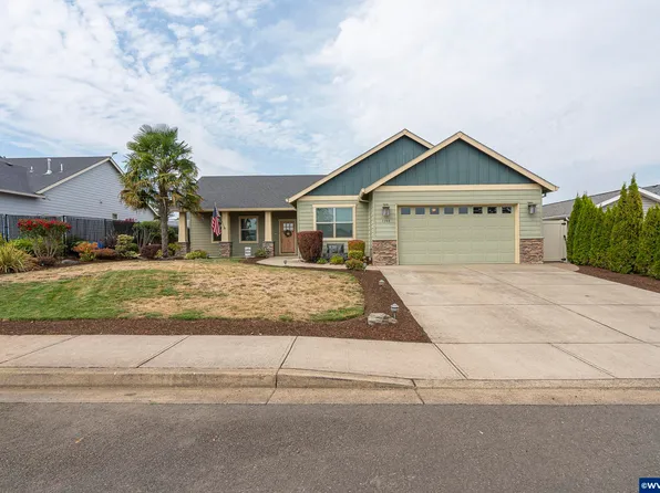 1164 SW Cherry St, Dallas, OR 97338