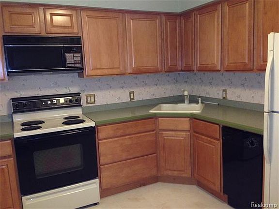2nd image of 29168 Tessmer Ct #1
