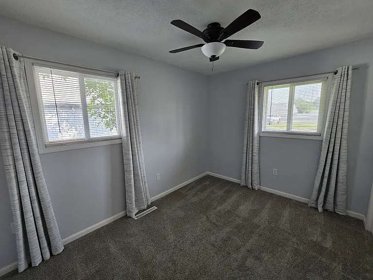 2952 Louise Ave — Photo 15