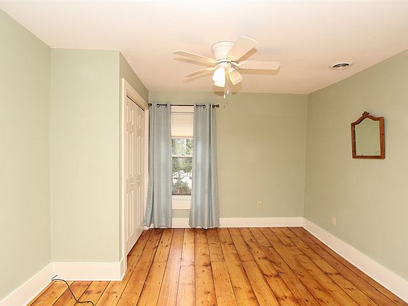 3rd image of 40 Franklin St