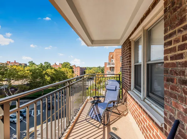 3720 Independence Avenue image 5 of 17