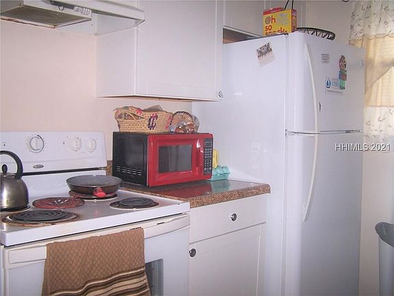 2nd image of 96 Mathews Dr APT 51