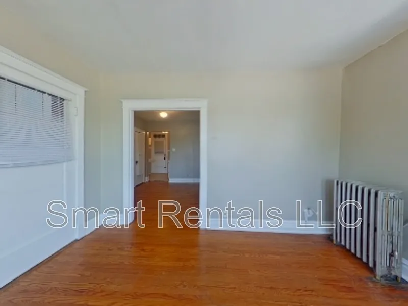 1 bed, 1.0 bath, 700 sqft, $699 — Photo 2
