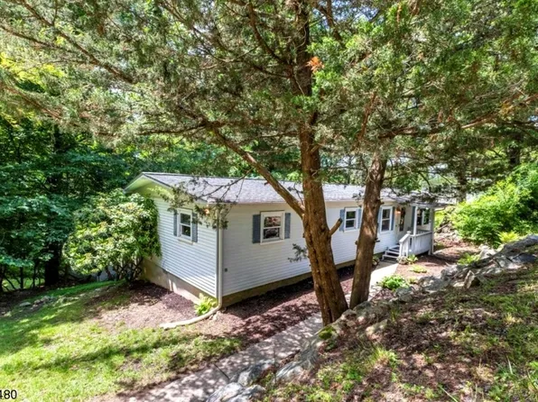 34 Northwood Dr, High Bridge Boro, NJ 08829