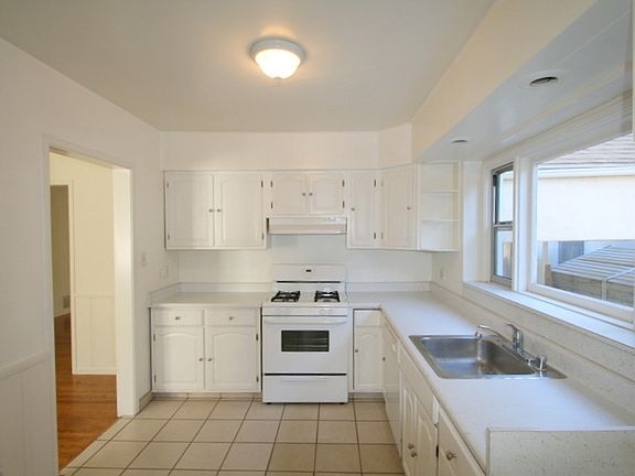 4th image of 937 Kagawa St