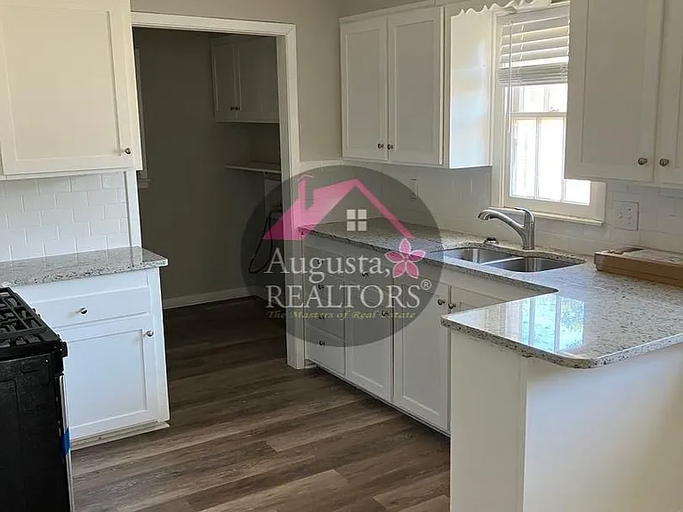 3702 Wilshire Dr — Photo 9