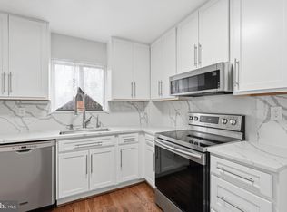 11825 Coopers Ct, Reston, VA 20191