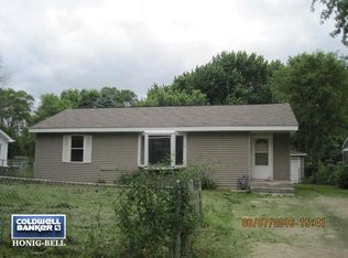 1206 W South Ave, Spring Grove, IL 60081