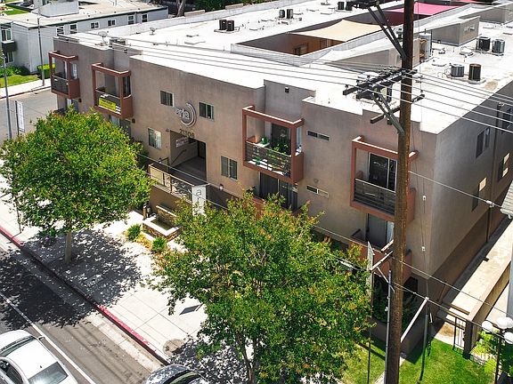 4th image of 21306 Parthenia St