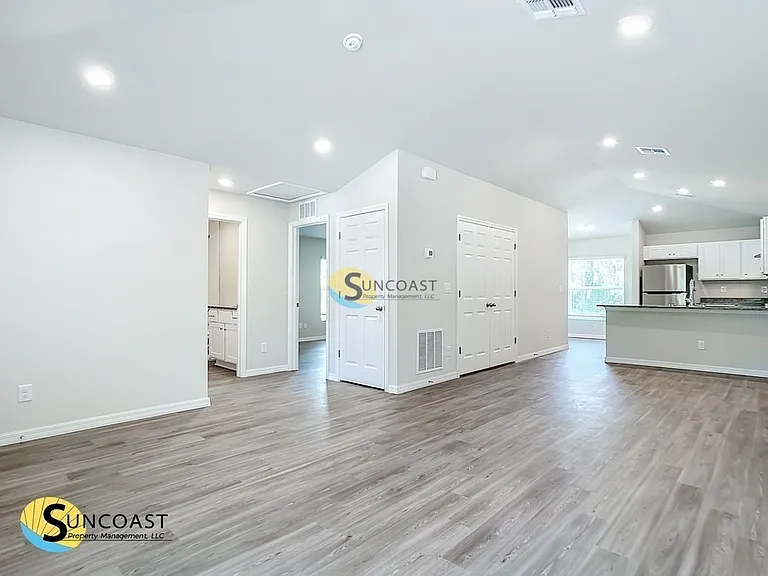 11399 Poplin Ave — Photo 3