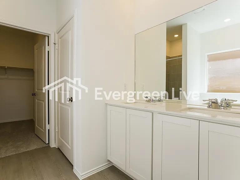 1410 Roaming Oak Bnd — Photo 13